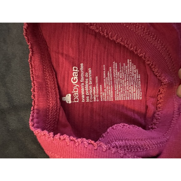 5/$10 Baby Gap 6-12 months pink short sleeve onesie/bodysuit - Picture 2 of 3